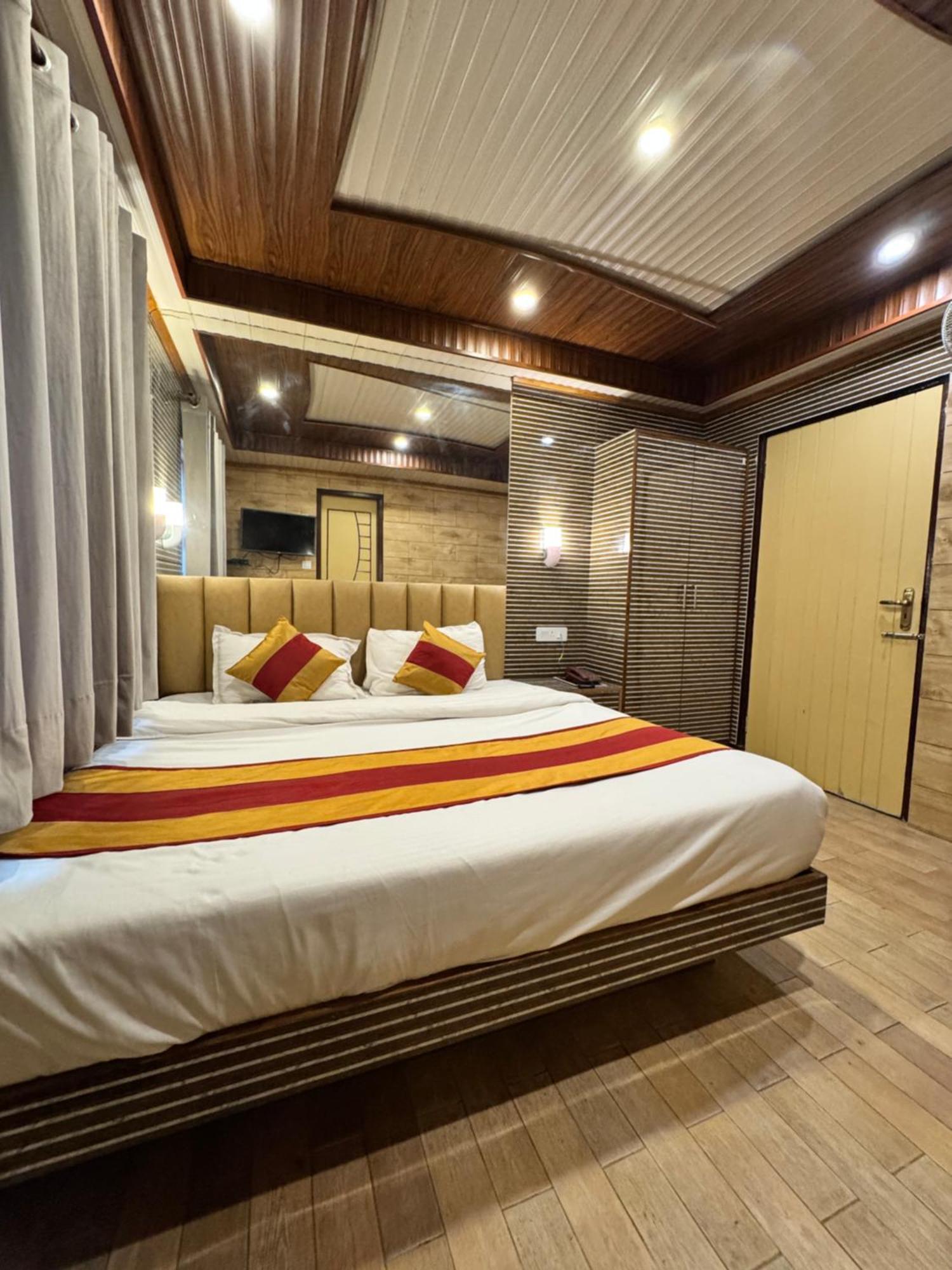 Victory Hotel And Restaurant By Gs Hospitality Shimla Exterior foto